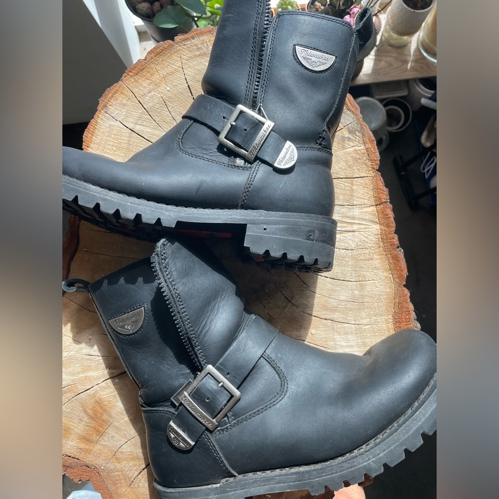 Milwaukee Afterburner motorbike rider black leather boots